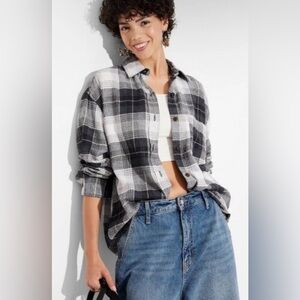 Wild Fable Women’s Black and White Plaid Button-Down Shirt Sz M